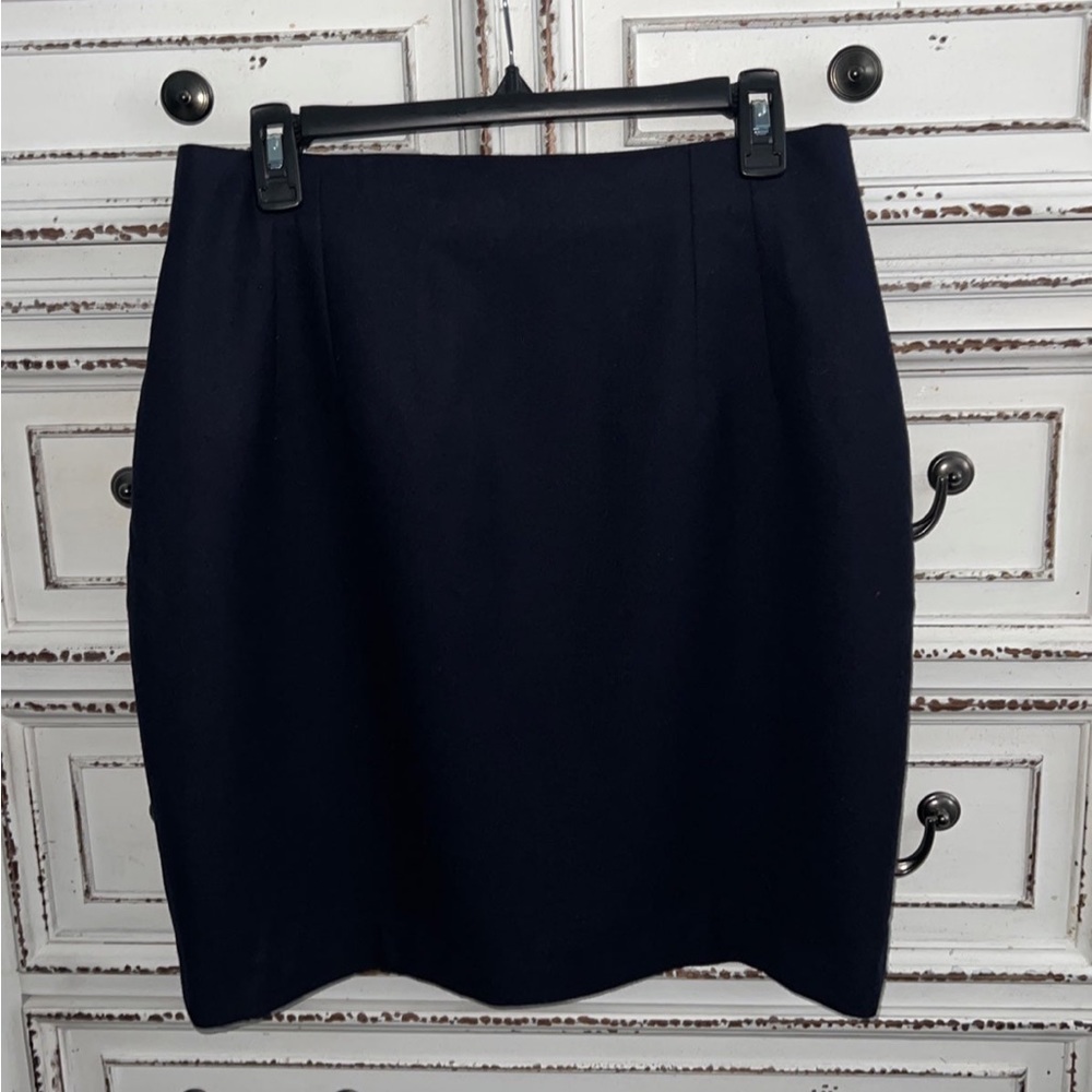 100% wool skirt navy blue size M